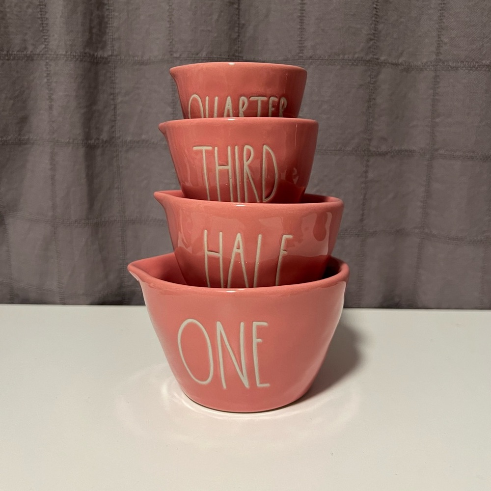 New 4 Pc Rae Dunn pink measuring cups Valentine’s Day